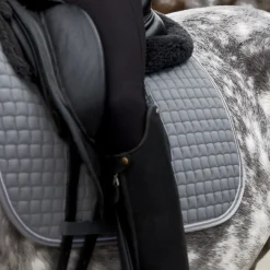 Adepto Dressurschabracke