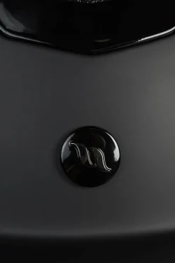 Caracas Reithelm mit glatter Oberseite