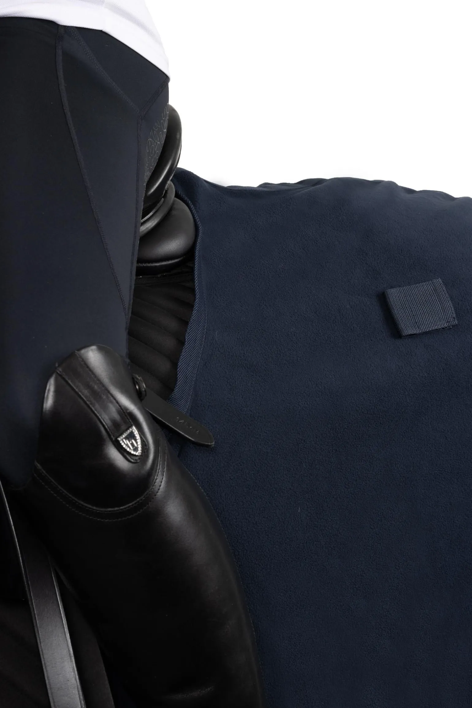 Eng anliegende Reitdecke