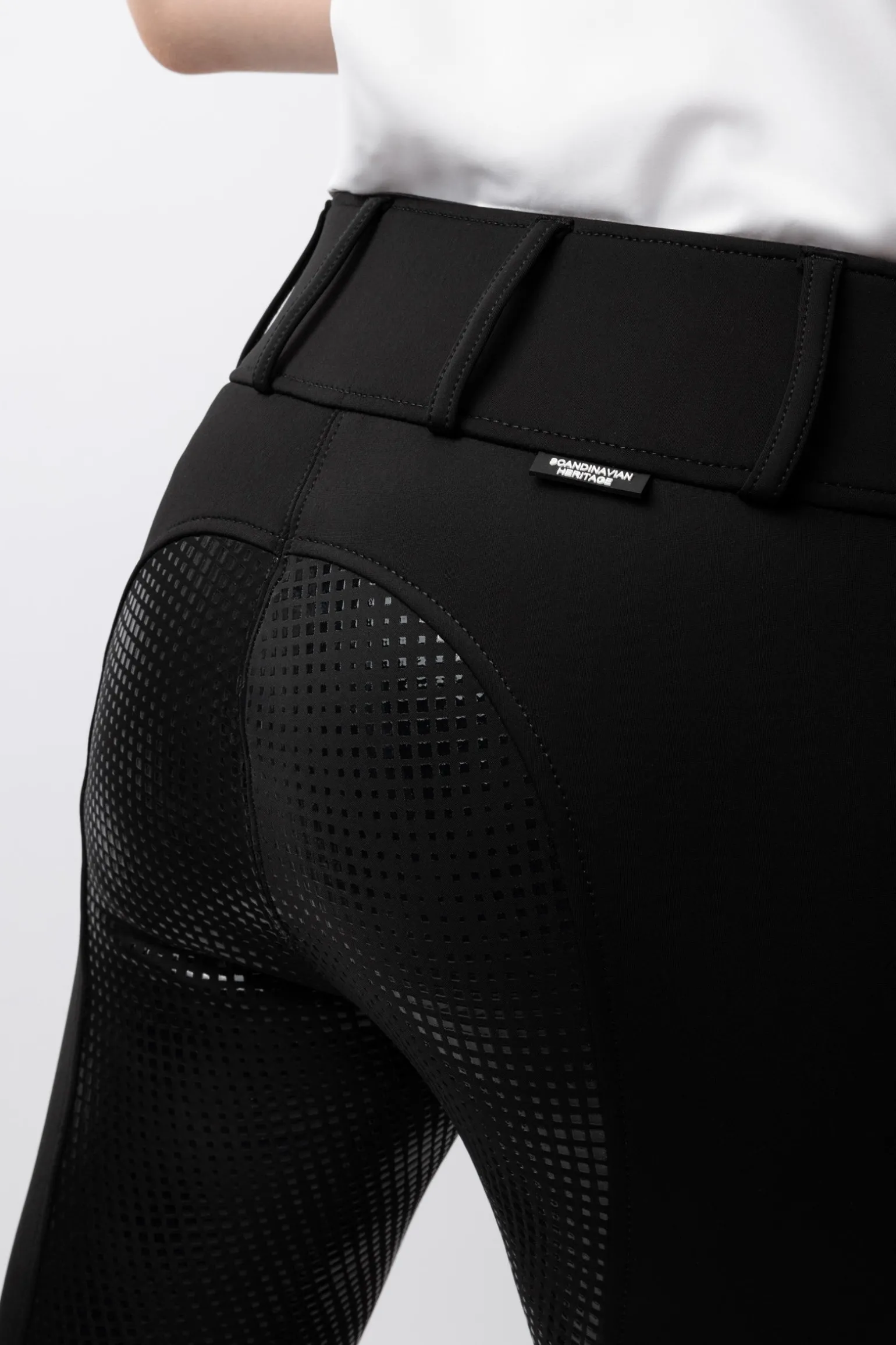 Grand Prix Damen Winterreithose aus Softshellmaterial mit Vollbesatz und Silikon Grip