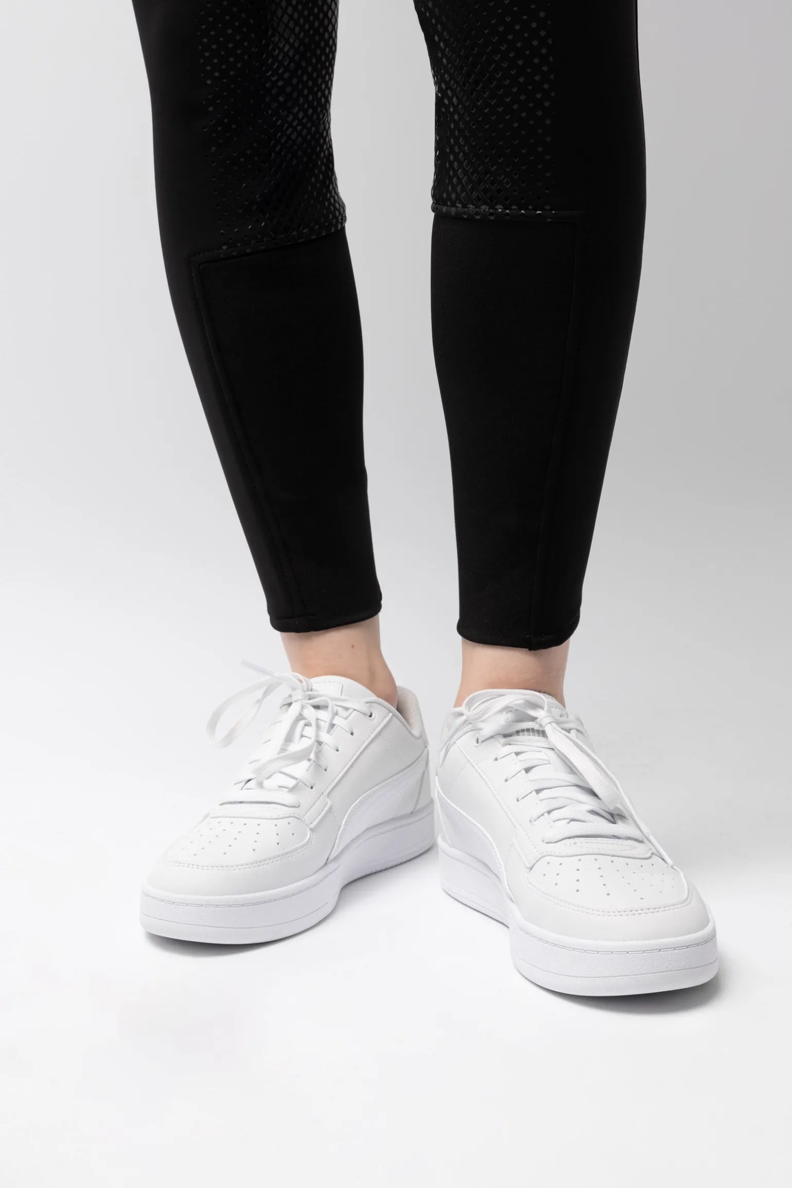 Grand Prix Damen Winterreithose aus Softshellmaterial mit Vollbesatz und Silikon Grip