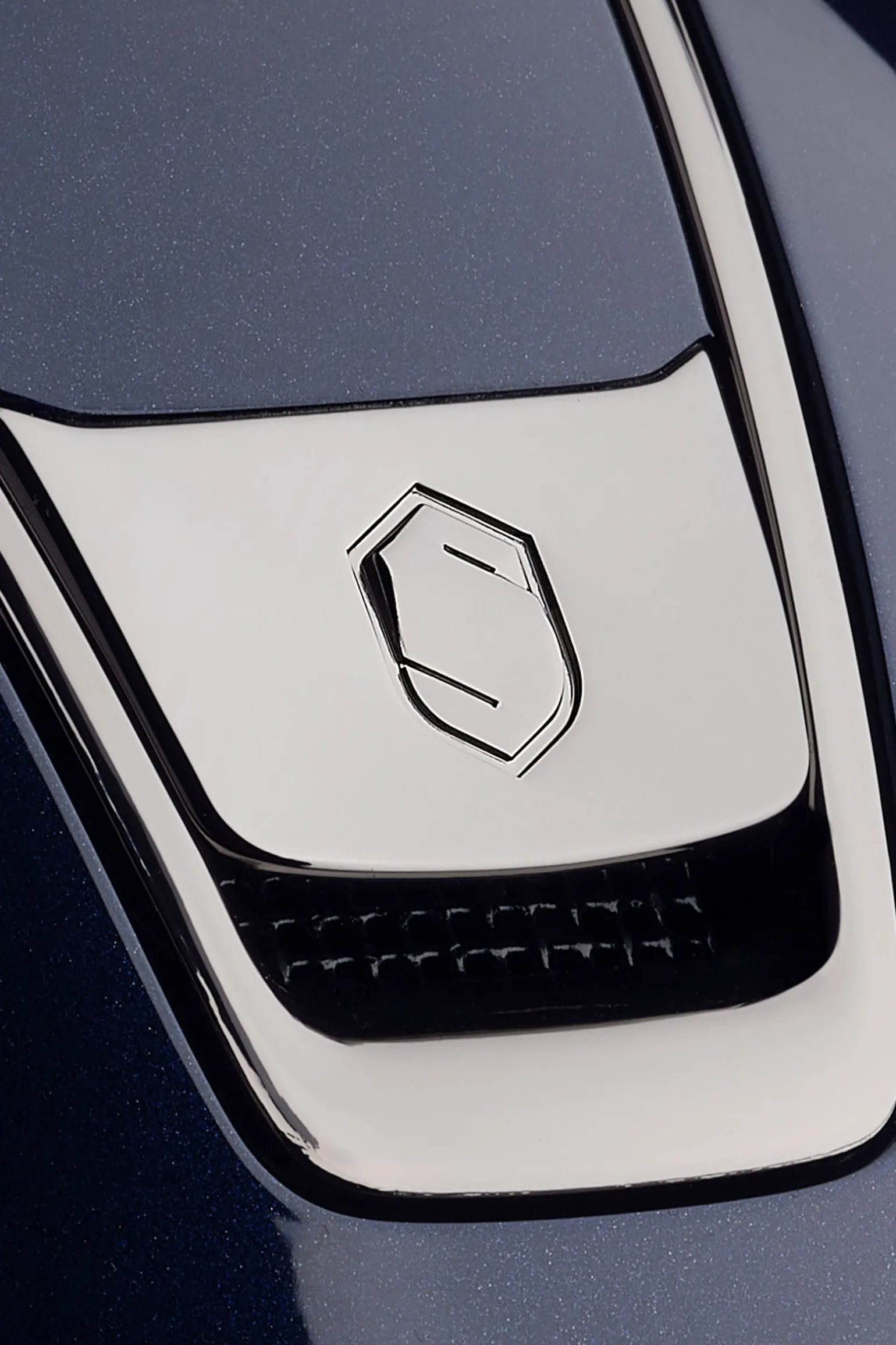 Miss Shield Glossy mit schwarzem Chrome 2.0