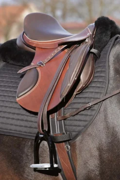 Sattelkissen m.med.Lammfell, mit Taschen