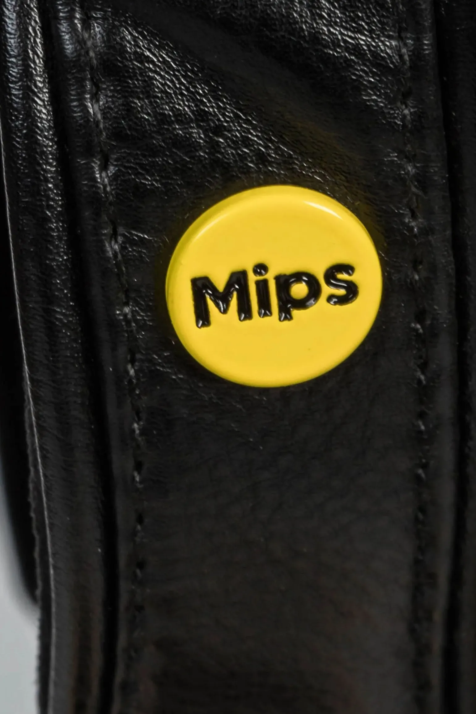 Silves Reithelm mit glatter Oberseite